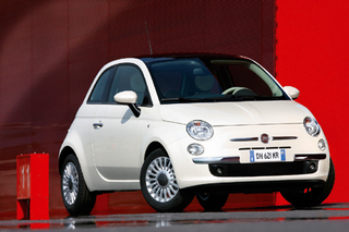 Illustration for article titled Fiat 500 Rolls Out in Europe, Bristling with Tech Goodness